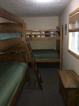 The Angler Cottage bunk beds Moonlight bay resort