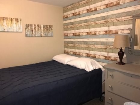 queen bedroom The Lake House Cottage Moonlight Bay Resort